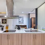 Spacious & Chic 1 Bedroom In Waterfront Gspi1-1