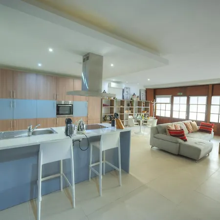 Spacious & Chic 1 Bedroom In Waterfront Gspi1-1
